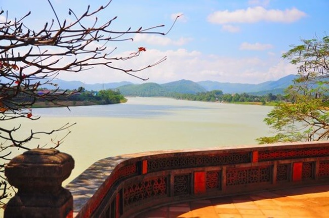 Thien Mu pagoda 7