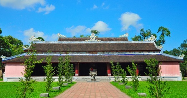 Thien Mu pagoda 4
